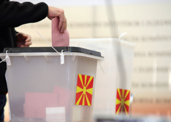 Македонија и граѓаните бараат брзи предвремени избори, вели Стоилковски, немаат доверба во власта и тоа се гледа на анкетите
