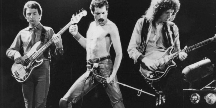 Песна за „дебелите девојки“ исфрлена од новата колекција најголеми хитови на „Квин“