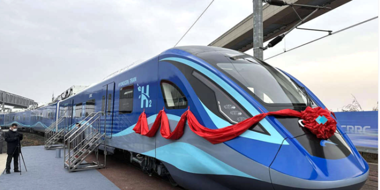 Во Кина претставен првиот градски воз на водород во светот
