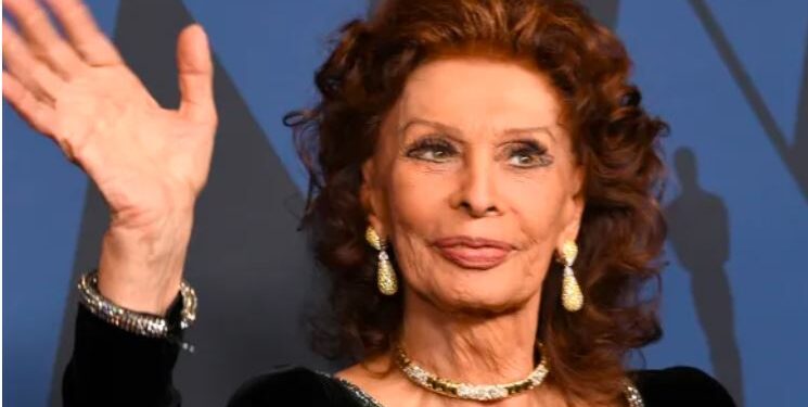 Софија Лорен хоспитализирана по пад, има неколку скршеници