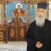Грчки националисти ги искршиле прозорците од домот на македонскиот свештеник Царкњас