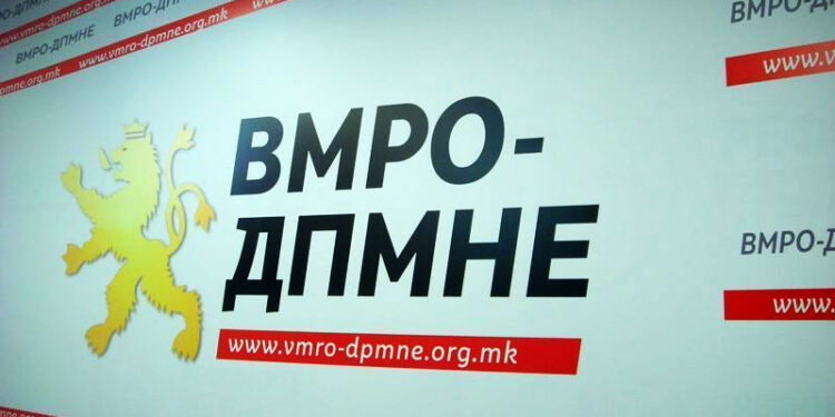 Власта три години не може да испечати учебници, нешто што е законски предвидено и што со години порано го имало