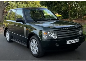 Се продава „Land Rover“, „ѕверот“ што го возеше Елизабета Втора