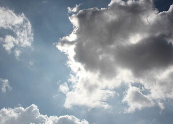 Променливо облачно со сончеви периоди и температури до 28 степени