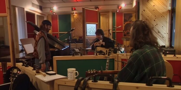 Денес нова песна на „Битлси“ со гласот на Џон Ленон