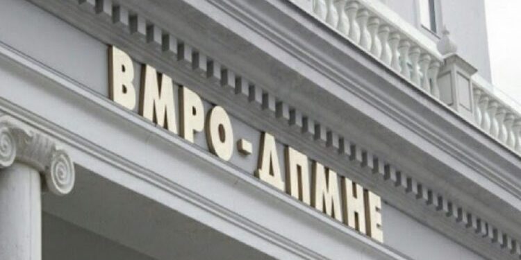 Извештајот на ЕК покажува дека со СДС и ДУИ Македонија е заглавена во мочуриште од криминал и корупција