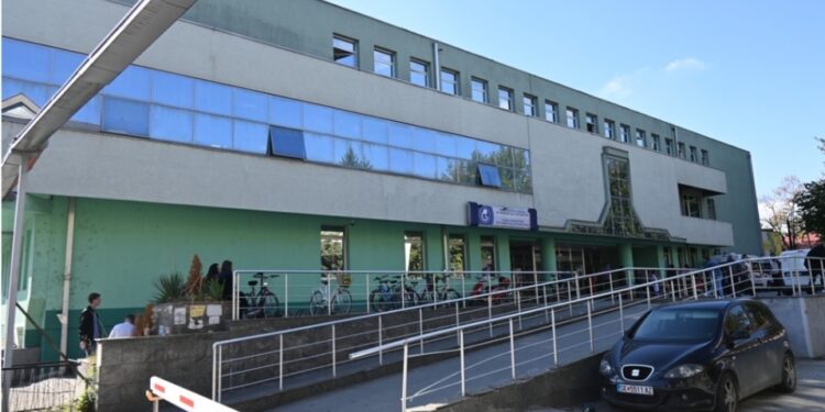 КУРИР открива СКАНДАЛ на скопска Гинекологија: Акушерка пресекла прст на новороденче