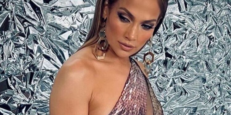 Џенифер Лопез, иако жена не се паршува за годините: Повеќе не мора да се срамиме што природата си го прави своето