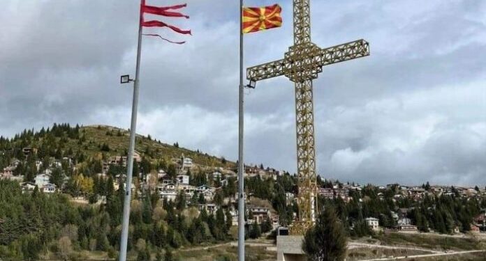 Не сум потпишал и нема да потпишам одлука за уривање на крстот на Попова Шапка, вели секретарот на Општина Тетово