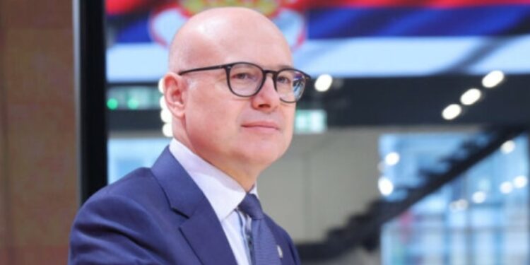 Министерот за одбрана на Србија: Покренуваме иницијатива за враќање на задолжителниот воен рок!