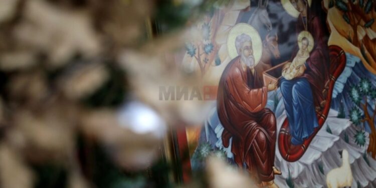 Православните христијани го слават Рождеството Христово – Божиќ
