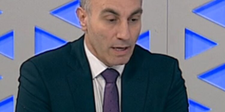 Груби за ТВ 24: Беким Незири нема учествувано во физичка пресметка, ниту внесол луѓе да дојде до тепачка, ниту настанот се случил во контролната кула