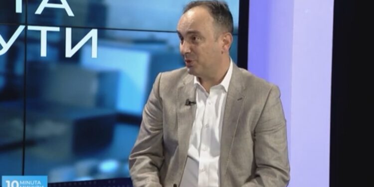 Пред четири години констатиравме злоупотреби во набавката на пасоши, предметот сè уште е во фиока, случајот се повторува“, вели Чулев