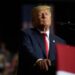 Трамп се соочува со повеќемилионска казна поради обвинението за силување