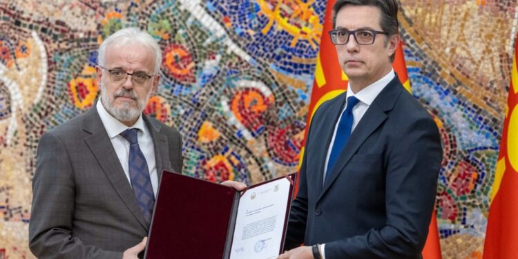 Талат Џафери и ОФИЦИЈАЛНО СТАНА МАНДАТАР: Прв премиер Албанец, желбата на Ахмети се остварува!