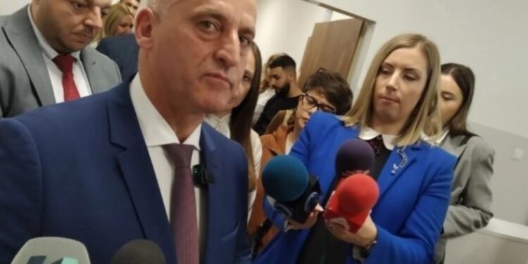МЕЏИТИ КАЖА – НЕ ПОДНЕСУВАМ ОСТАВКА: Собранието ќе одлучи дали ќе има нов министер за здравство