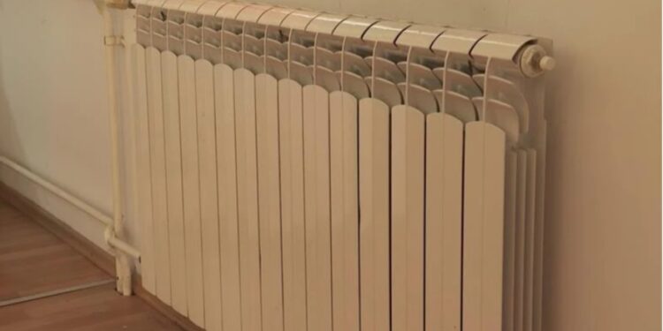 Училиштата, градинките, малите дуќани во Скопје ќе плаќаат за 35 % поевтино парно