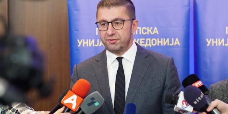 Мицкоски за случувањата во АА: За разлика од СДСМ и ДУИ кои се директно вклучени, ние не се мешаме во внатрешните работи на политичките партии