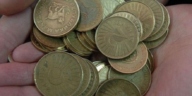 НЕМАЛ ПОВЕЌЕ ОД 300 ДЕНАРИ Му влегле дома, го истепале и му ги украле последните пари