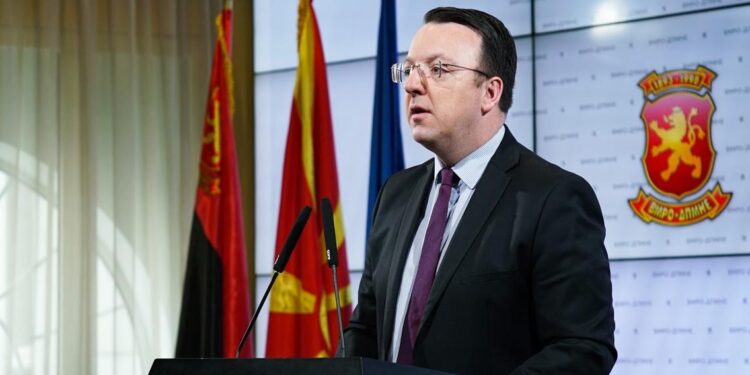 Николоски со детали како е местен тендер во РЕК: Само со тендерот за Марковски може да се изградат половина од средните училишта во Македонија