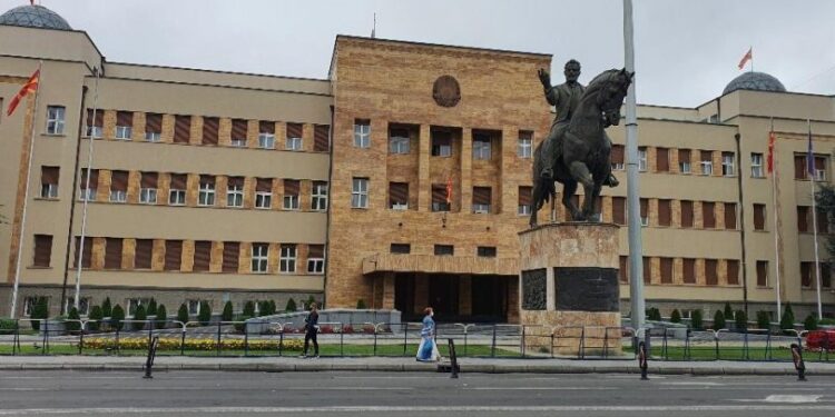 650.000 луѓе гледаат денеска во пратениците на СДСМ и ДУИ
