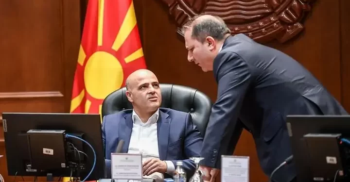 „Кога на вашите им викате „јас и Оливер се обезбедивме“ ЈАСНО ИМ Е ДЕКА ГИ ГУБИТЕ ИЗБОРИТЕ“