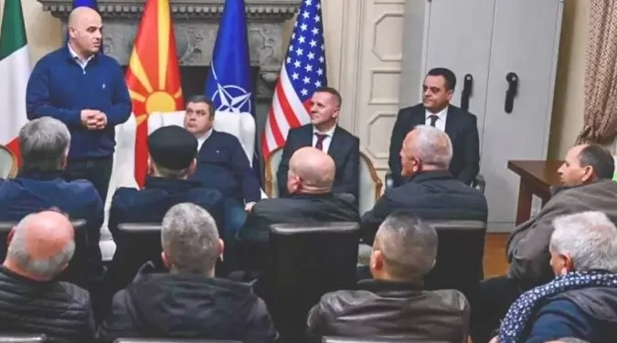 Им кажа ли Ковачевски на Македонците во Италија ЗОШТО НЕ ГИ ПРОДОЛЖИ ПАСОШИТЕ И НЕ МОЖАТ ДА СИ ДОЈДАТ ДОМА?