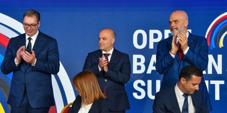 СРБИЈА ОЧЕКУВА ДА ПРИВЛЕЧЕ ОГРОМНА РАБОТНА СИЛА ОД МАКЕДОНИЈА И ОД АЛБАНИЈА Нашите власти дури утре ќе кажат како ќе се аплицира за работа во Отворен Балкан