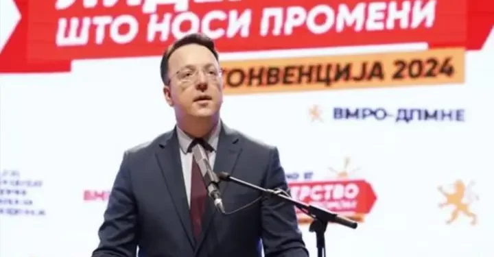 СТЕВО ПЕНДАРОВСКИ Е НАЈБЕЗЛИЧНИОТ ЧОВЕК, ставовите ги менува како ќе дувне ветрот