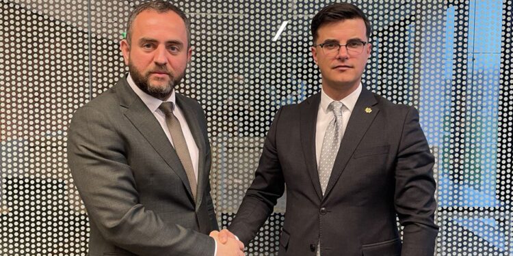 Тошковски на средба со црногорскиот колега Шарановиќ, како дел од министерска конференција во Словенија во рамки на Брдо процесот