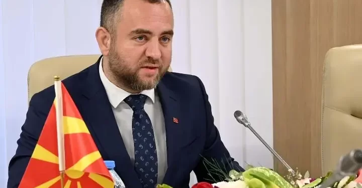 Тошковски: Шверцуваните мобилни телефони се развиваат во интересен случај