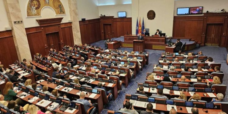 Верифицирани мандатите на 118 пратеници