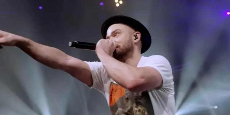 ФОТО: Детали за апсењето на пијаниот Џастин Тимберлејк – снимен со црвени очи, одбил алкотест