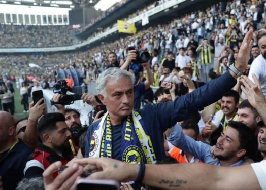 „Специјалниот“ Мурињо: Дресот на Фенербахче сега e моја кожа