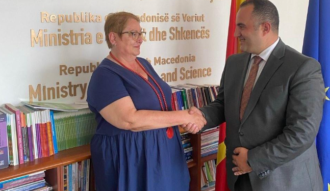 Весна Јаневска ја презеде функцијата министер за образование