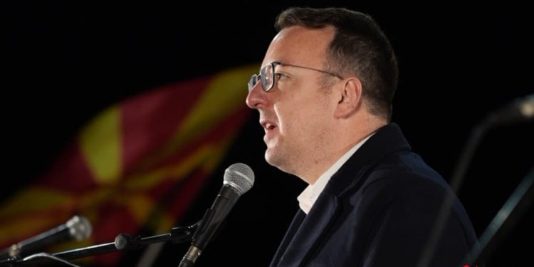 Николоски најавува: Трет мобилен оператор за пониски цени да добијат граѓаните