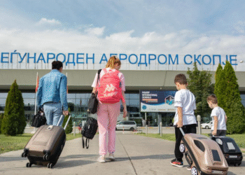 Дојава за бомба на скопскиот аеродром, сите летови биле откажани – се огласи МВР