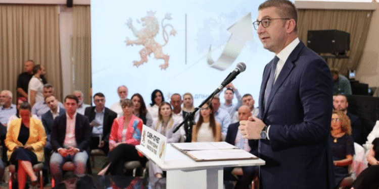 По изборите ќе има нови луѓе во партијата и реконструкција на Владата, најави Мицкоски