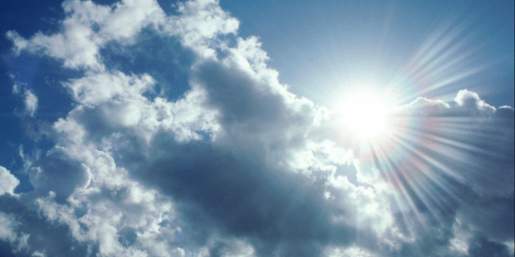 Сончево и топло со локална облачност