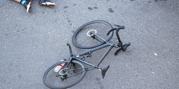 Велосипедист тешко повреден во сообраќајка во струшко