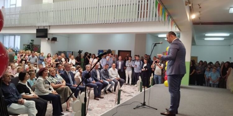 Ѓорѓиевски: Учете, сонувајте, бидете храбри, затоа што токму вие сте иднината на нашата татковина
