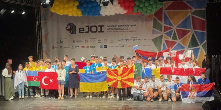 Историски успех за нашите млади програмери: Злато и бронза за Македонија на Европската јуниорска олимпијада по информатика!