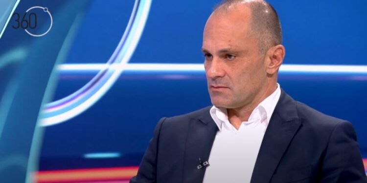Парадокси: Филипче со рејтинг 3,7% ќе носи Уставни измени, но не кажа како тоа ќе го стори со минорни 17 пратеници