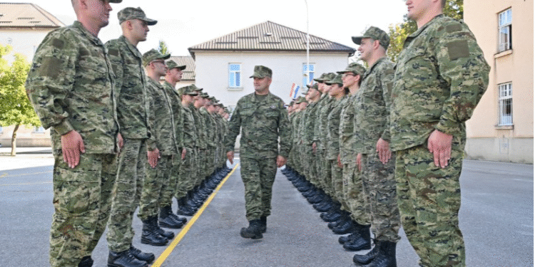 Хрватска ја враќа задолжителна воена служба