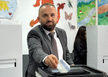 Мицкоски не е задоволен од реториката на Рамадани, најави негово разрешување од функцијата