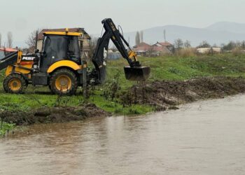 Коњановски ги мобилизира комуналните служби по силните врнежи во Битола