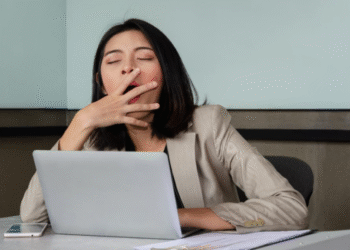 Оваа секојдневна навика е подеднакво опасна како пушењето, а речиси сите ја имаме