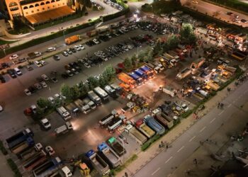 Премиерот Мицкоски објави: Вечерва голема акција за чистење на сметот во Скопје!