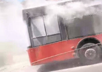 Се запали автобус на ЈСП