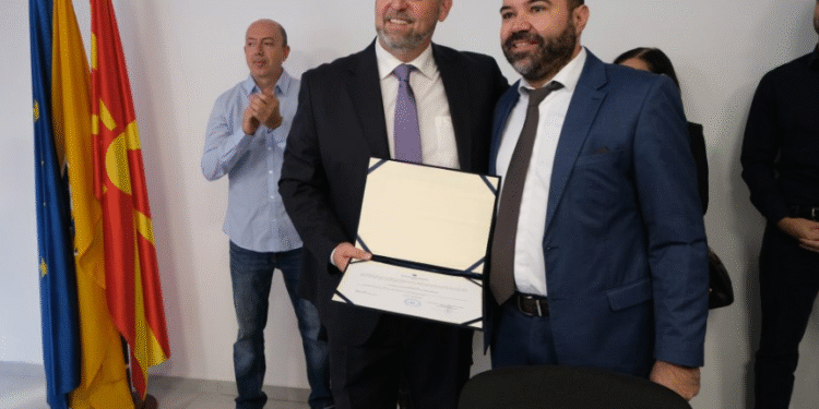 Градоначалникот Лукровски и советниците од Карпош ги добија своите уверенијата за своите мандати